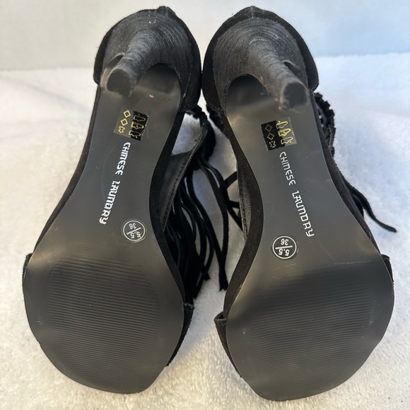 Chinese Laundry Fringe Zipper Heel Size5.5 New W/Out Tags. Never worn - Picture 9 of 9